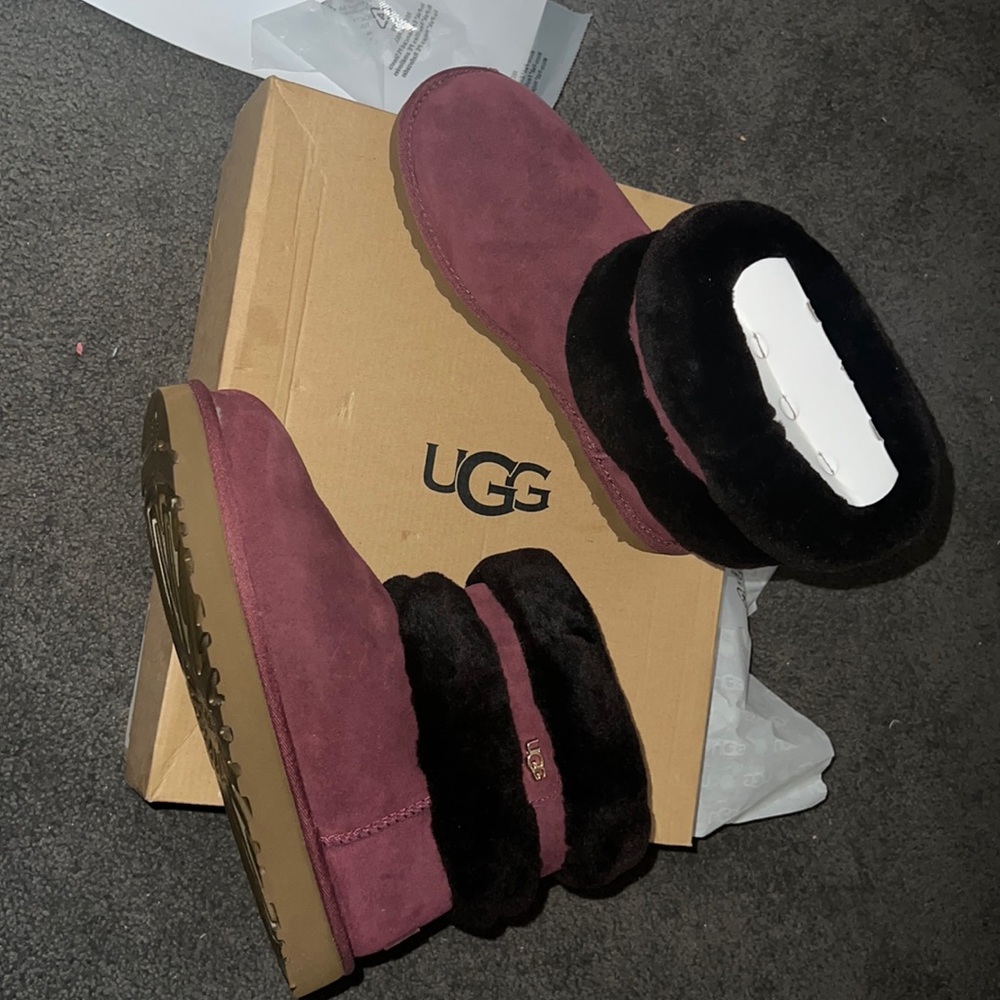 EXCLUSIVE!   Brand New UGG